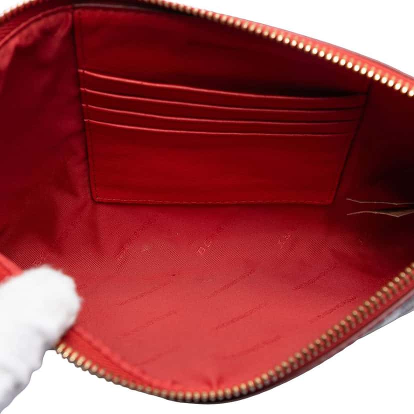 Burberry Haymarket Check Coated Canvas Peyton Crossbody Beige Very good condition - Model View