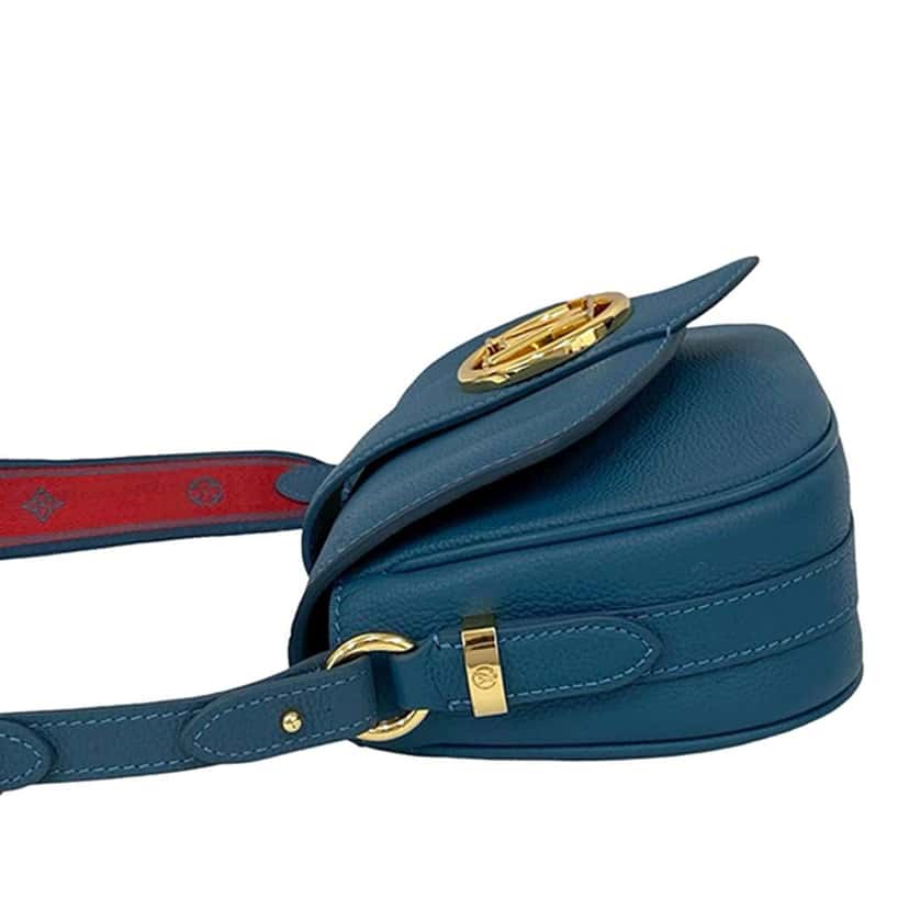 Louis Vuitton Grained Calfskin LV Pont 9 Soft MM Blue Leather Very good condition - Inside View