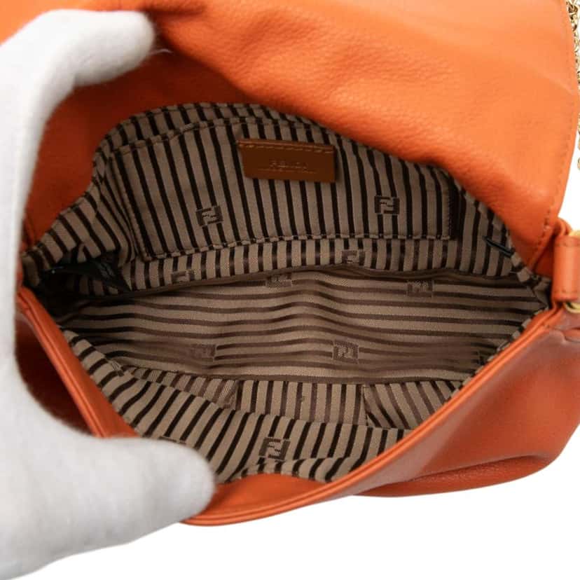 Fendi Leather Fendista Pochette Crossbody Orange Leather Very good condition - Model View