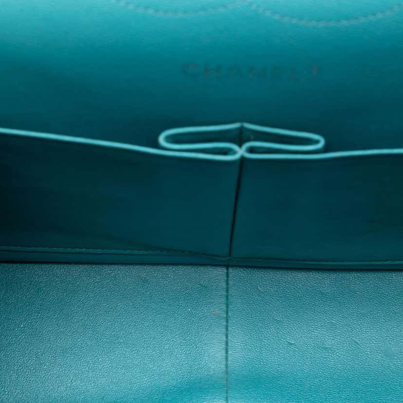 Chanel Jumbo Classic Lambskin Double Flap Blue Leather Very good condition - Model View