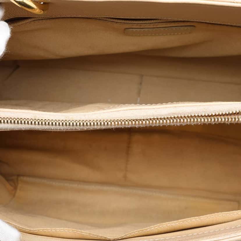 Chanel Caviar Grand Shopping Tote Brown Leather Very good condition - Model View