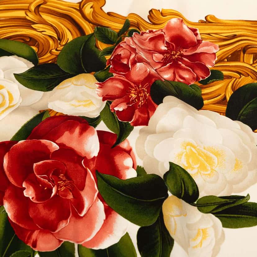 Chanel Camellia Silk Scarf White Silk Very good condition - Model View