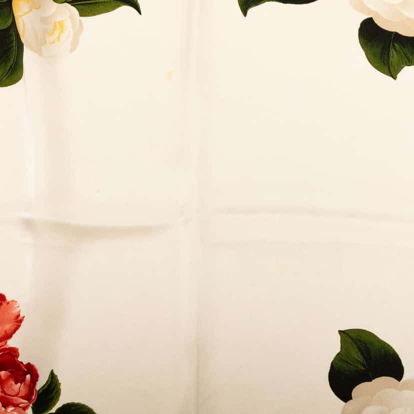 Chanel Camellia Silk Scarf White Silk Very good condition - Box View