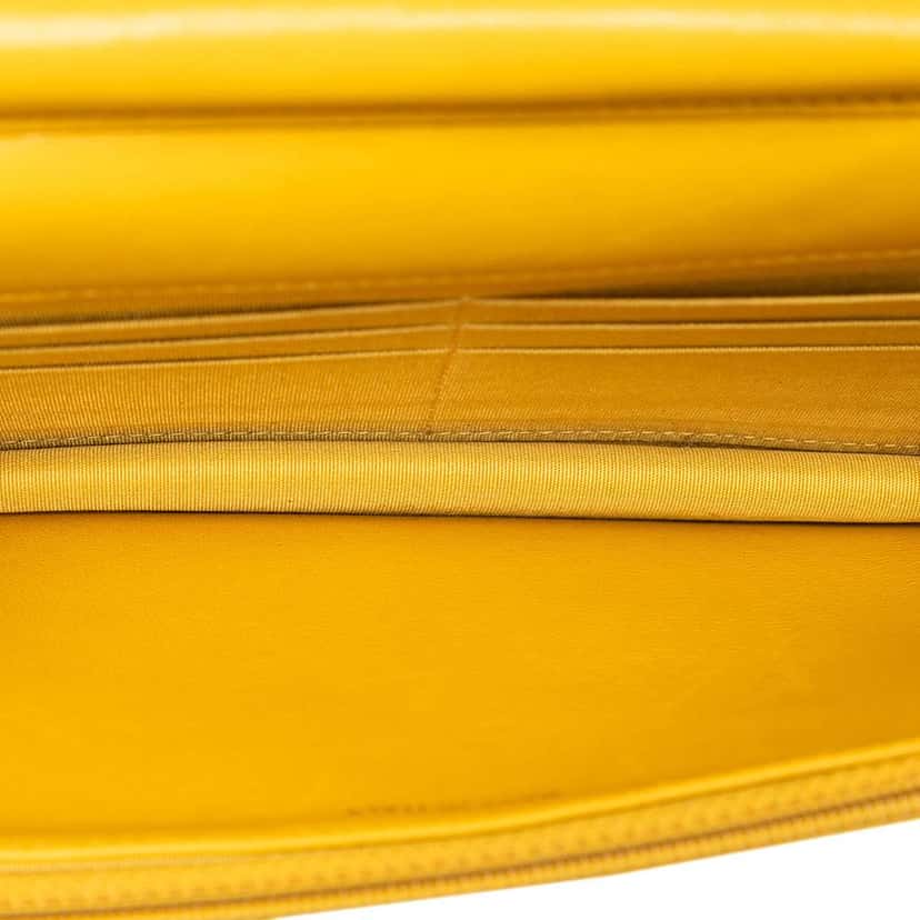 Chanel Quilted Lambskin Boy Wallet On Chain Yellow Leather Very good condition - Model View