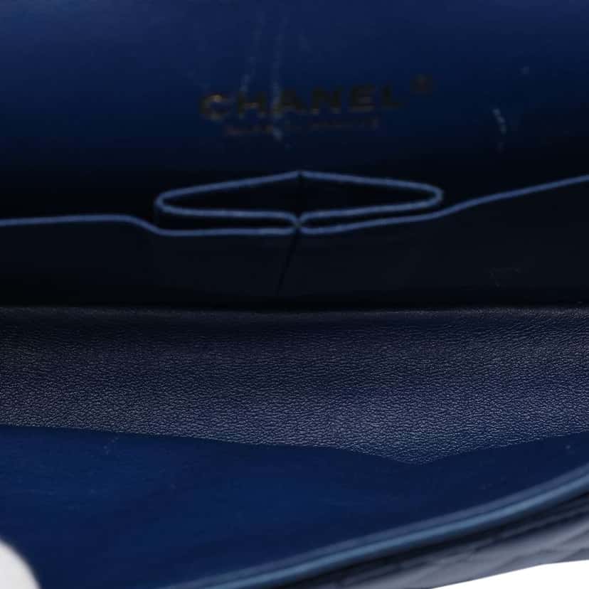 Chanel Medium Classic Lambskin Double Flap Blue Leather Very good condition - Model View