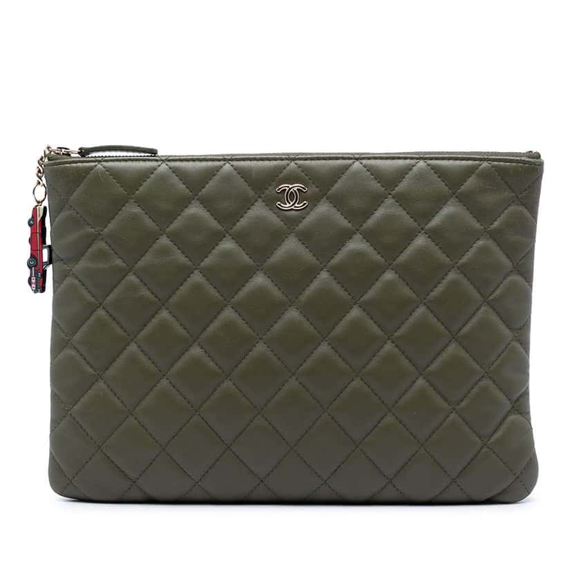 Chanel Medium Quilted Lambskin O Case Clutch Green Leather Very good condition - Front View