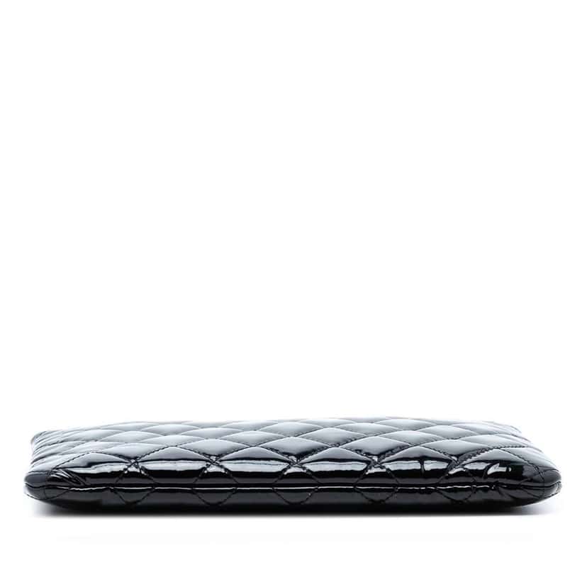 Chanel Small Quilted Patent O Case Clutch Black Leather Very good condition - Inside View