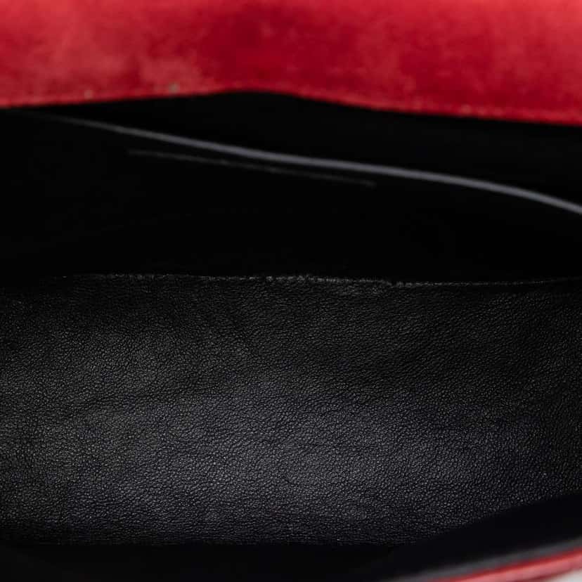 Saint Laurent Large Quilted Patent Monogram Vicky Chain Bag Red Leather Very good condition - Model View