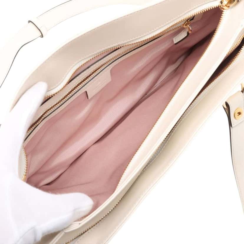 Gucci Large Leather Arli Shoulder Bag White Leather Very good condition - Inside View
