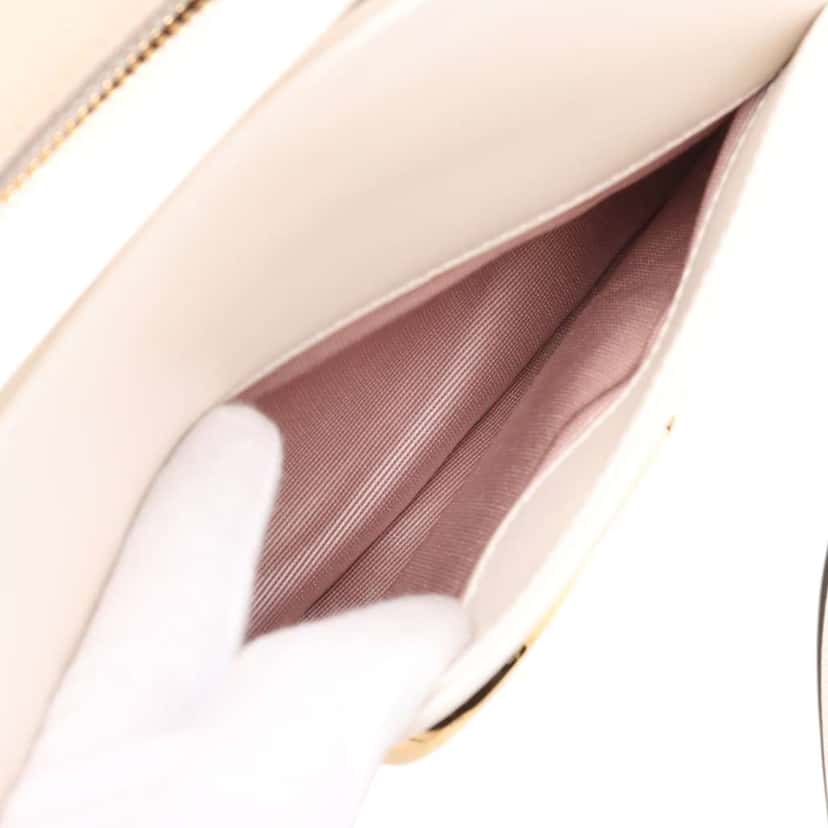 Gucci Large Leather Arli Shoulder Bag White Leather Very good condition - Box View