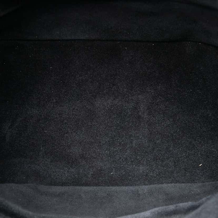 Saint Laurent Small Suede Emmanuelle Fringe Bucket Bag Black Leather Very good condition - Model View