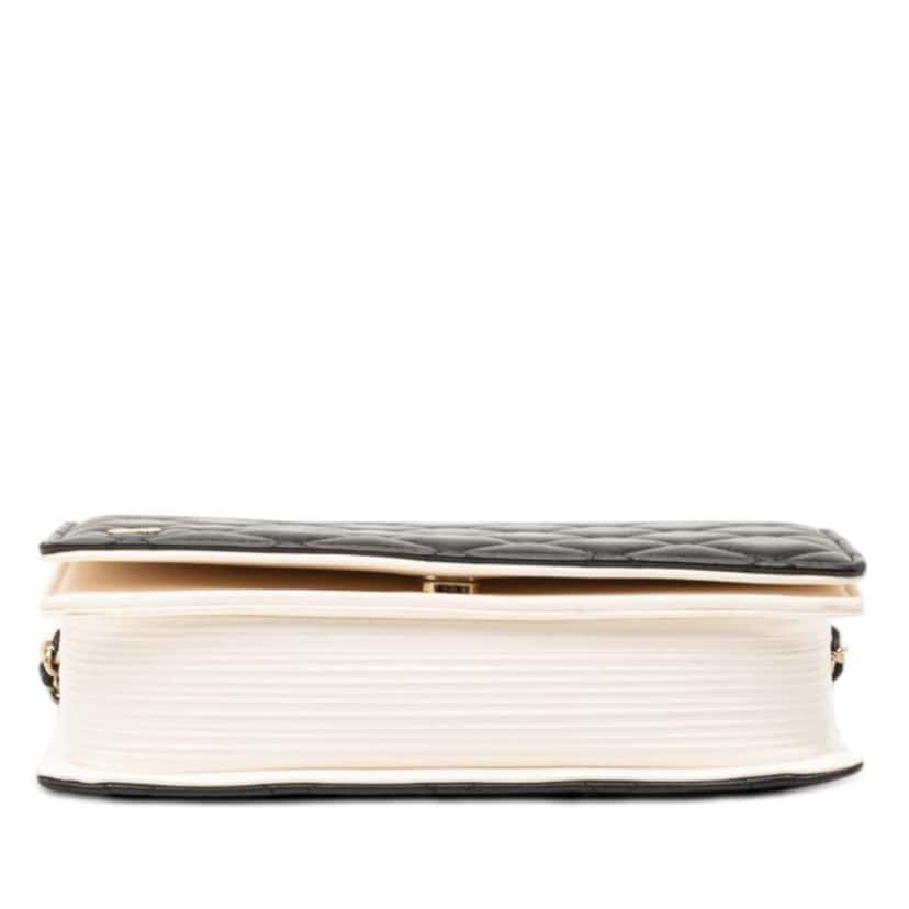 Chanel Quilted Lambskin Book Wallet On Chain Black Leather Very good condition - Inside View