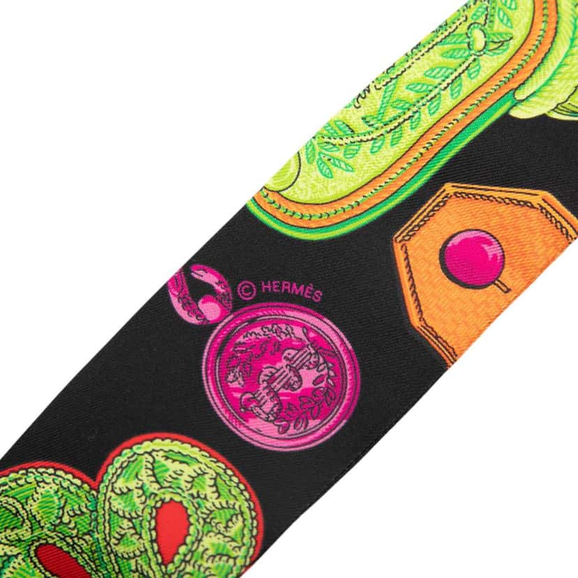 Hermès Epaulettes de Gala Silk Twilly Scarf Black Silk Never worn - Box View