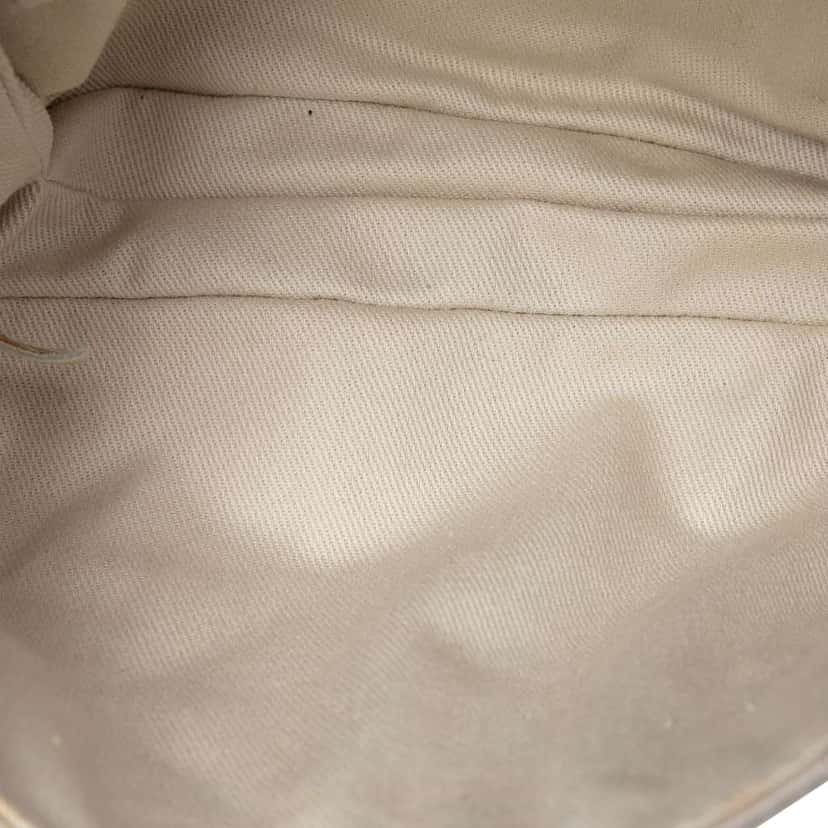 Chanel Mini Lambskin Double Stitch Hamptons Flap Beige Leather Very good condition - Model View