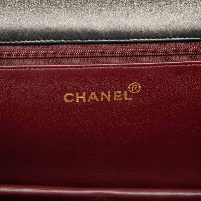 Chanel Medium Quilted Lambskin Full Flap Black Leather Very good condition - Box View