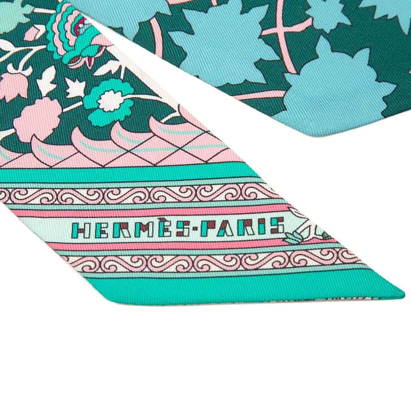 Hermès Tapis Persans Silk Twilly Scarf Blue Silk Very good condition - Model View