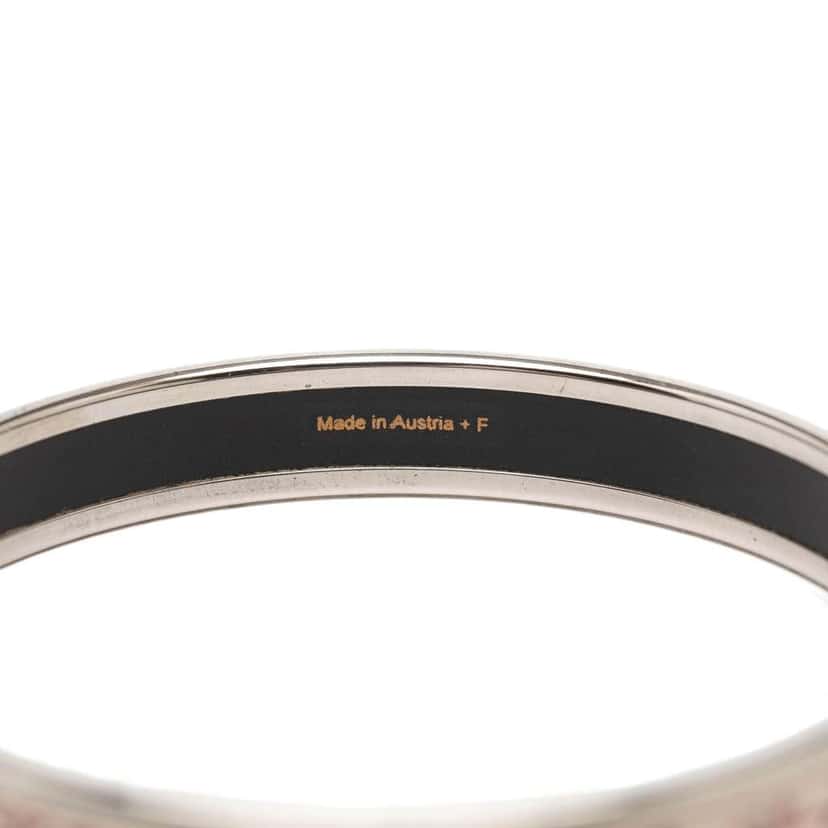 Hermès Narrow Forest Animals Enamel Bangle 65 Beige Very good condition - Model View