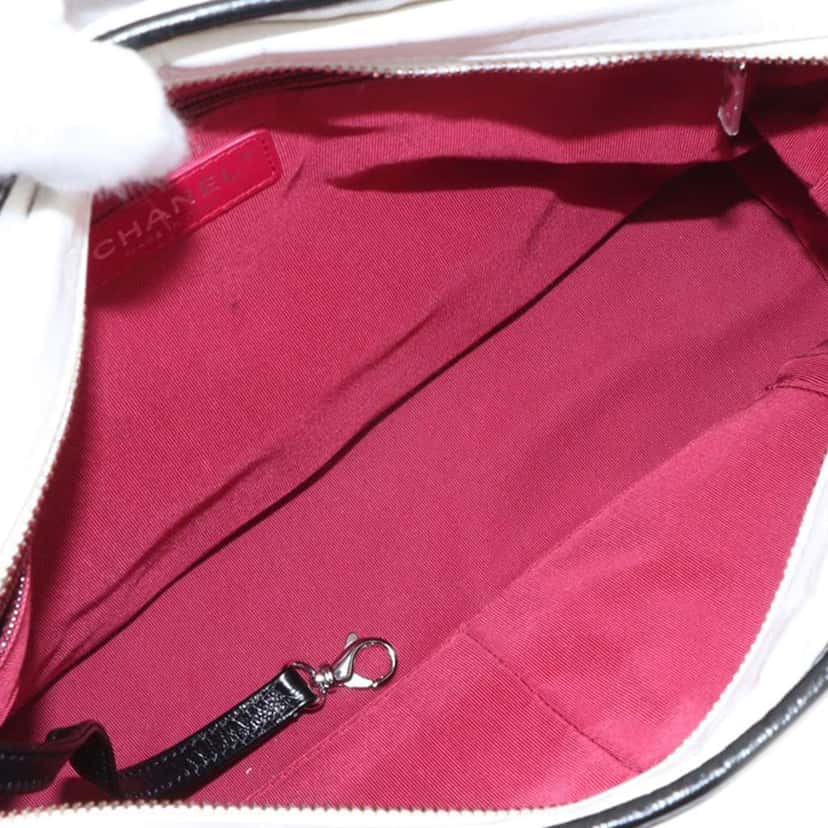 Chanel Large Aged Calfskin Gabrielle Crossbody White Leather Very good condition - Inside View