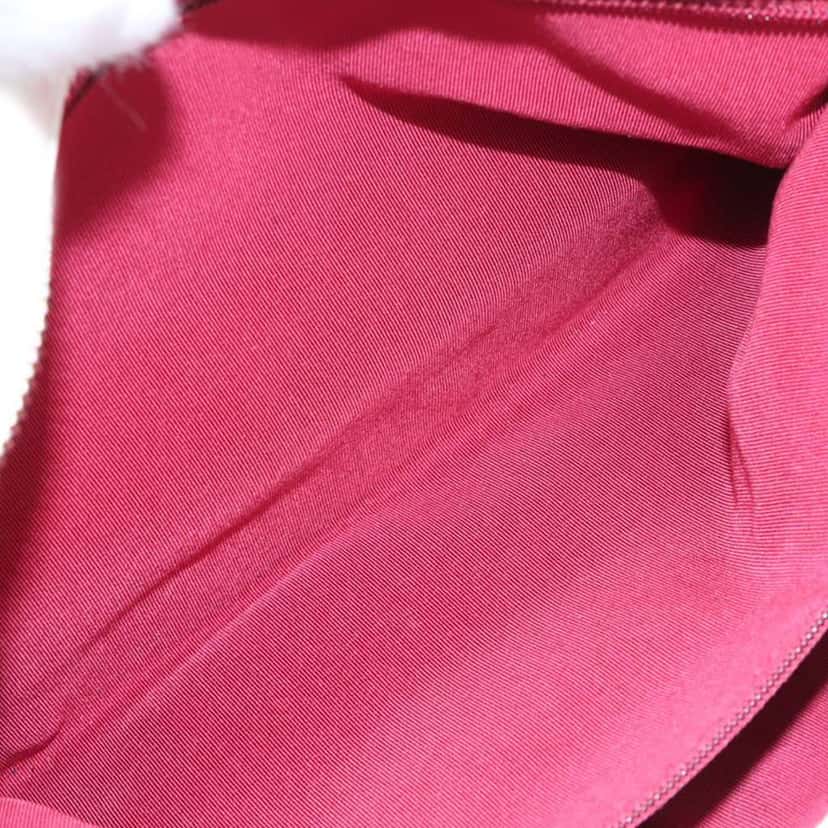 Chanel Large Aged Calfskin Gabrielle Crossbody White Leather Very good condition - Model View