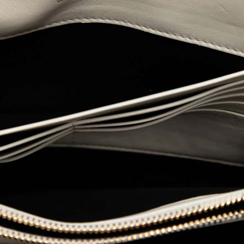 Saint Laurent Matelasse Lambskin Monogram Vicky Chain Wallet White Leather Very good condition - Box View