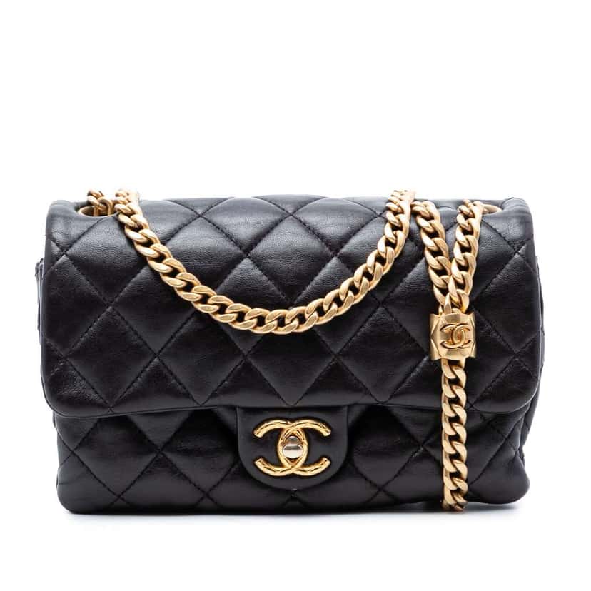 Chanel Small Quilted Lambskin Pillow Crush Flap Purple Leather Very good condition - Front View