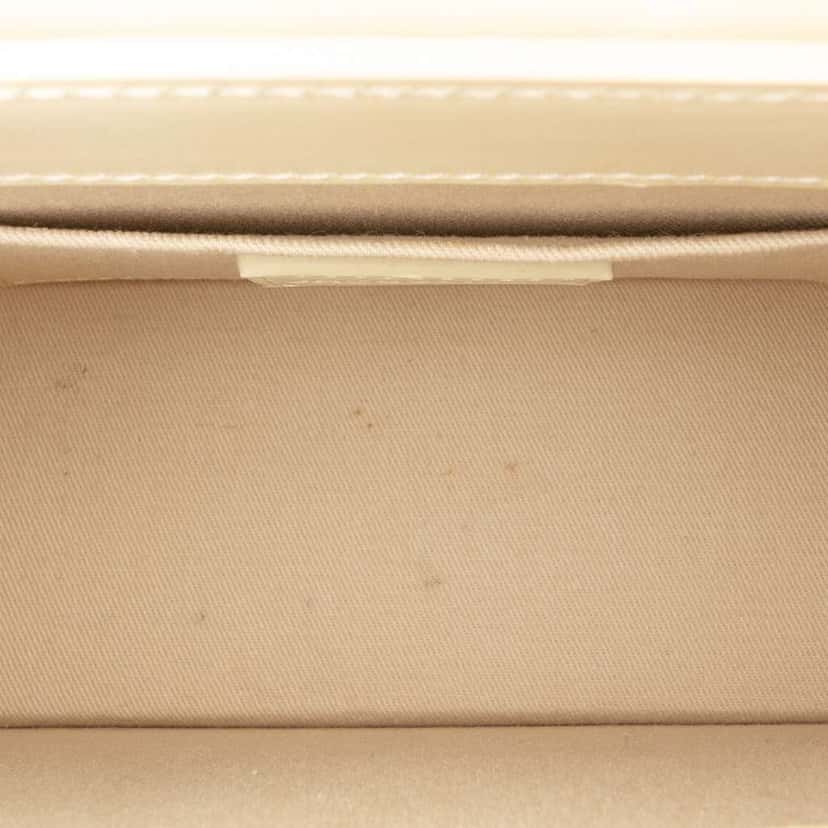 Jacquemus Smooth Calfskin Le Grand Chiquito Beige Leather Very good condition - Model View