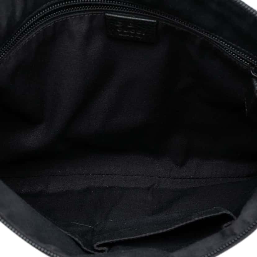 Gucci GG Nylon Flat Messenger Bag Black Very good condition - Model View