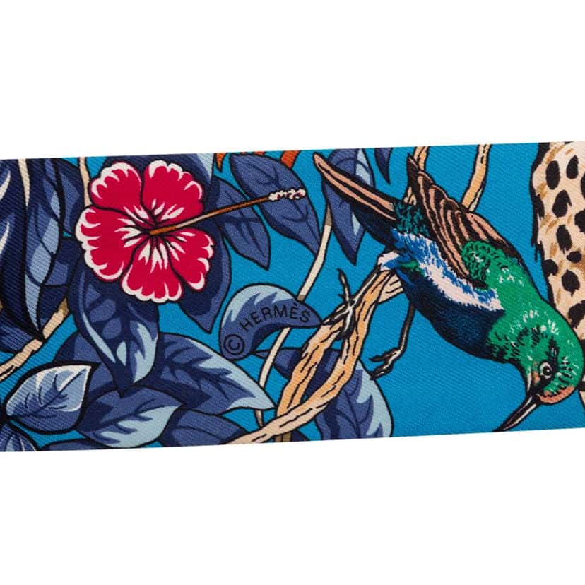 Hermès Jungle Love Silk Twilly Scarf Blue Silk Very good condition - Model View