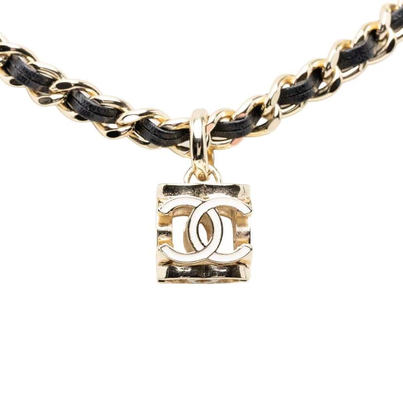 Chanel Gold Plated CC Cube Pendant Choker Necklace Gold Metal Very good condition - Front View