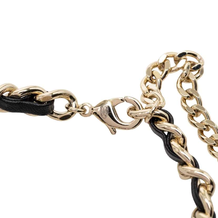 Chanel Gold Plated CC Cube Pendant Choker Necklace Gold Metal Very good condition - Inside View