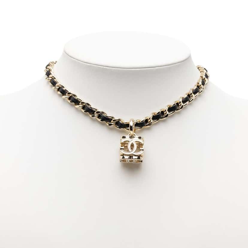 Chanel Gold Plated CC Cube Pendant Choker Necklace Gold Metal Very good condition - Model View