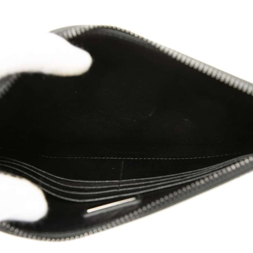 Prada Saffiano Clutch Black Leather Very good condition - Model View