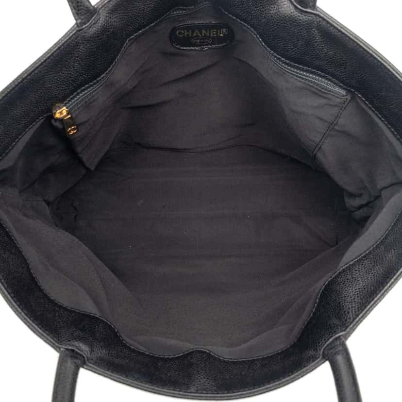 Chanel CC Caviar Tote Black Leather Very good condition - Model View