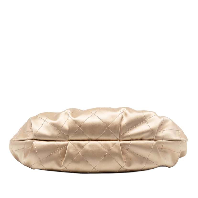 Chanel Quilted Satin CC Charm Handbag Beige Satin Very good condition - Inside View