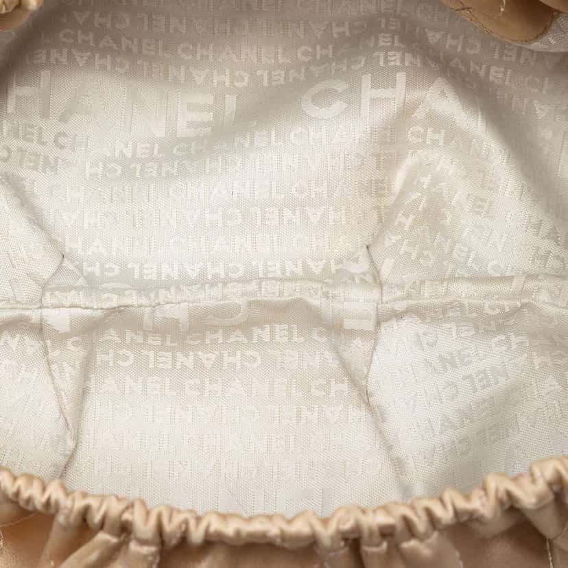 Chanel Quilted Satin CC Charm Handbag Beige Satin Very good condition - Model View