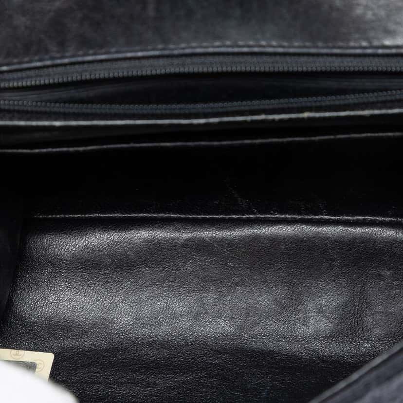 Chanel CC Vertical Quilted Nylon Grosgrain Single Flap Black Very good condition - Model View