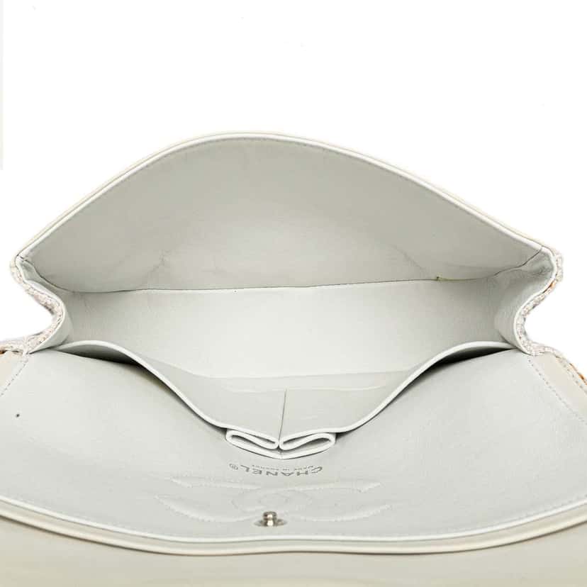 Chanel Medium Classic Tweed Double Flap White Tweed Very good condition - Model View