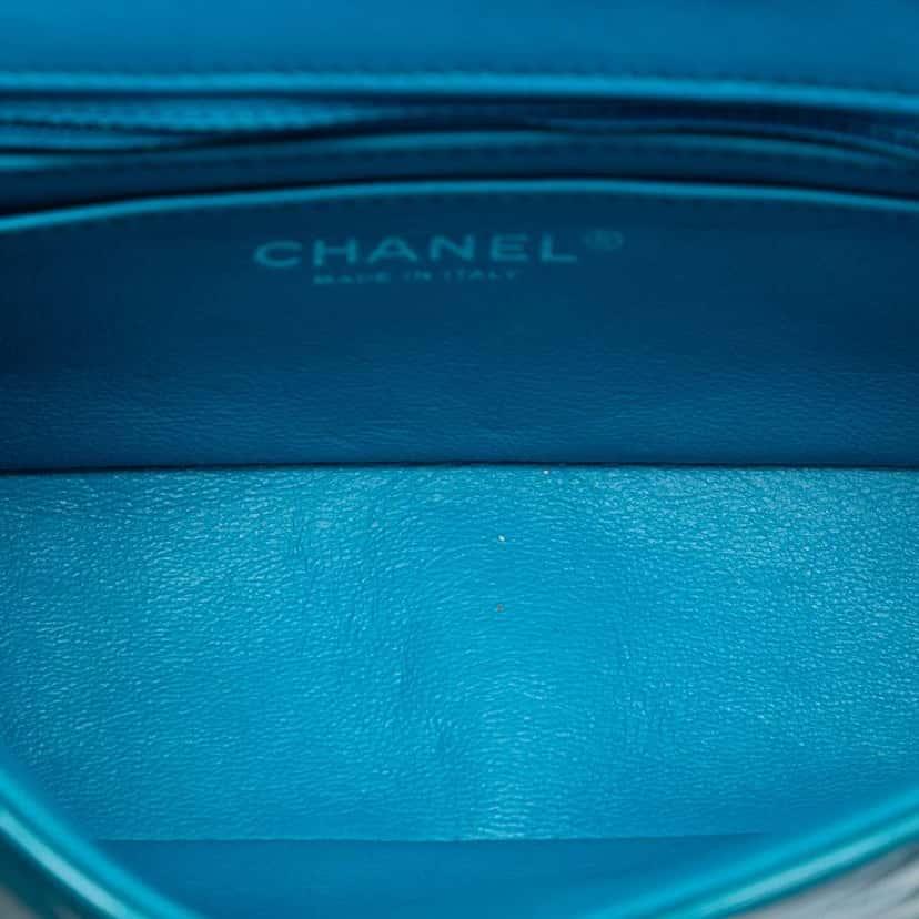 Chanel Mini Rectangular Classic Patent Single Flap Blue Leather Very good condition - Model View
