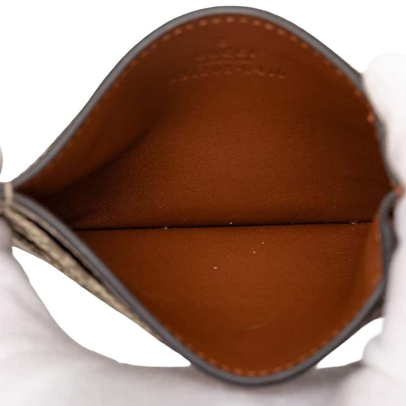 Gucci GG Supreme Emblem Card Holder Beige Canvas Very good condition - Model View