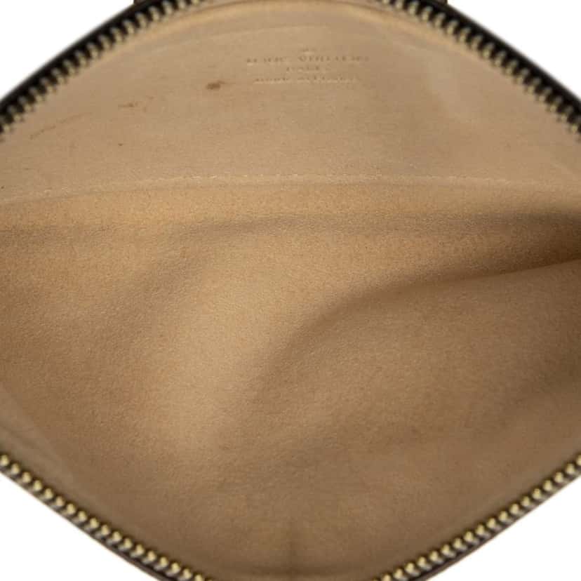 Louis Vuitton Monogram Pochette Milla MM Brown Very good condition - Model View