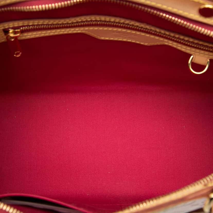 Louis Vuitton Monogram Vernis Brea MM Red Leather Very good condition - Model View