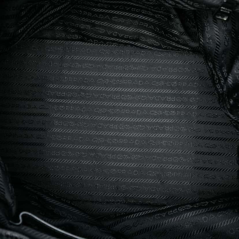 Prada Tessuto Push Lock Convertible Tote Green Very good condition - Model View