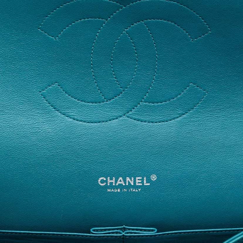 Chanel Maxi Classic Lambskin Double Flap Blue Leather Very good condition - Box View