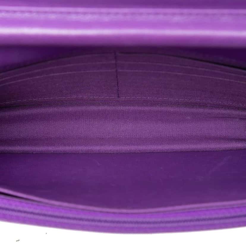 Chanel Quilted Lambskin Boy Wallet on Chain Purple Leather Very good condition - Model View