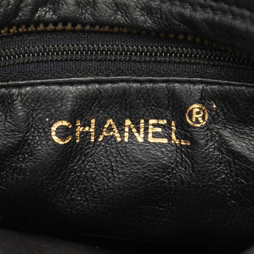 Chanel CC Quilted Lambskin Tassel Camera Bag Black Leather Very good condition - Box View