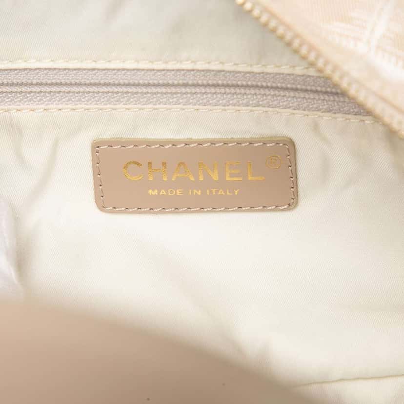 Chanel New Travel Line Nylon Handbag Beige Very good condition - Box View