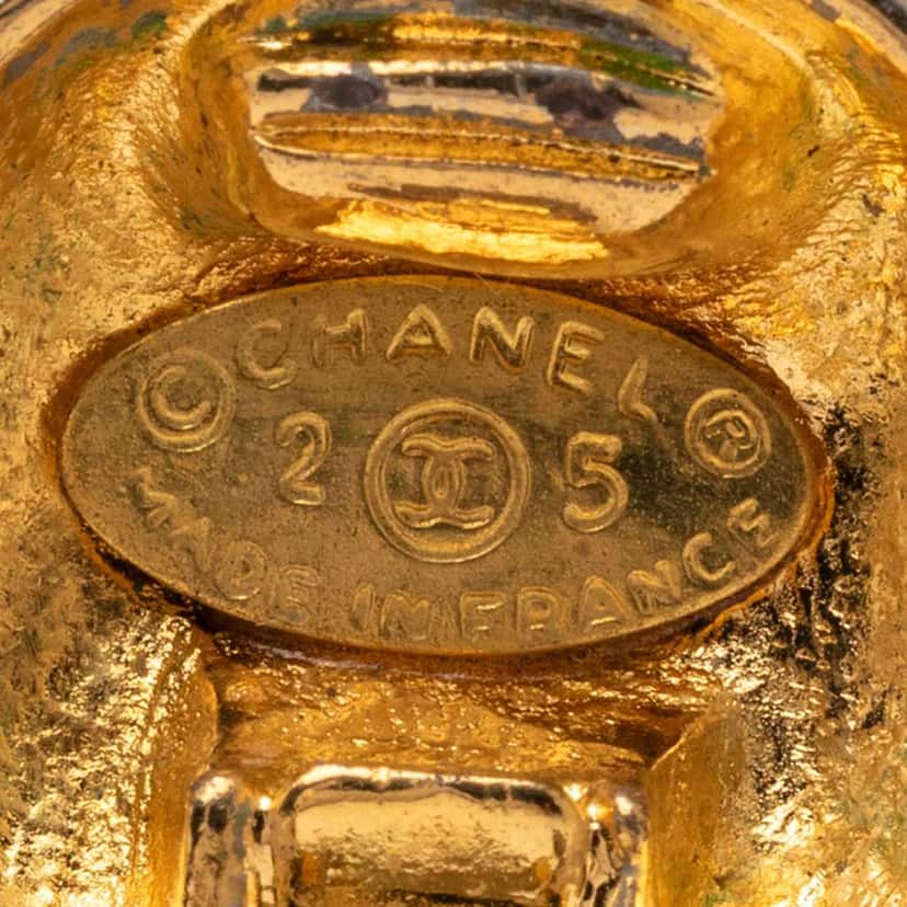 Chanel Gold Plated CC Quilted Round Clip On Earrings Gold Metal Very good condition - Inside View