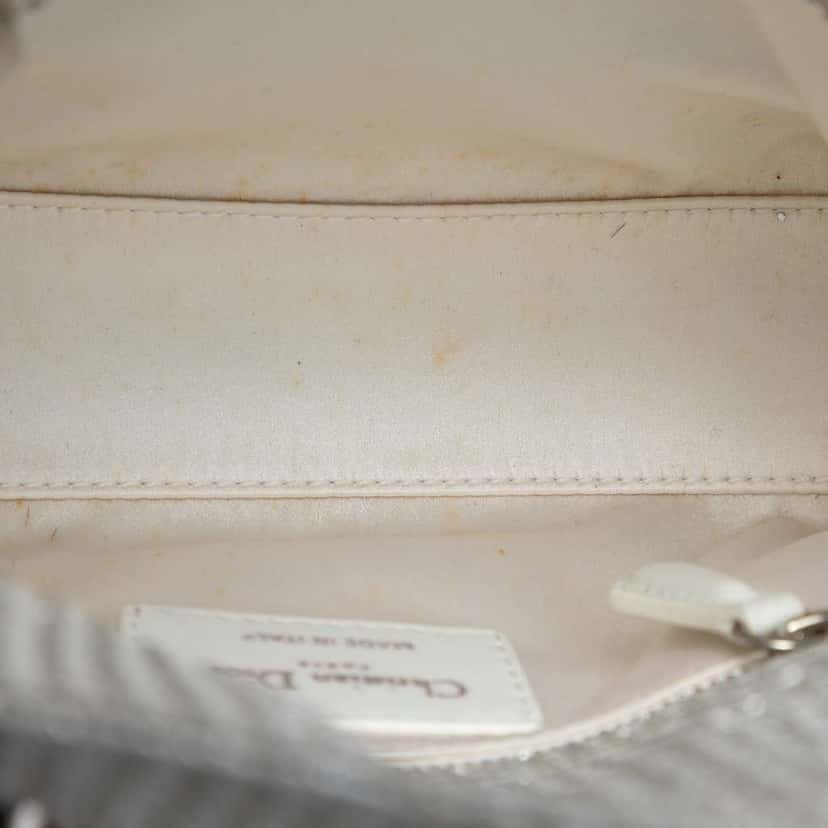 Dior Mini Tweed Cannage Beaded Lady Dior White Tweed Very good condition - Model View