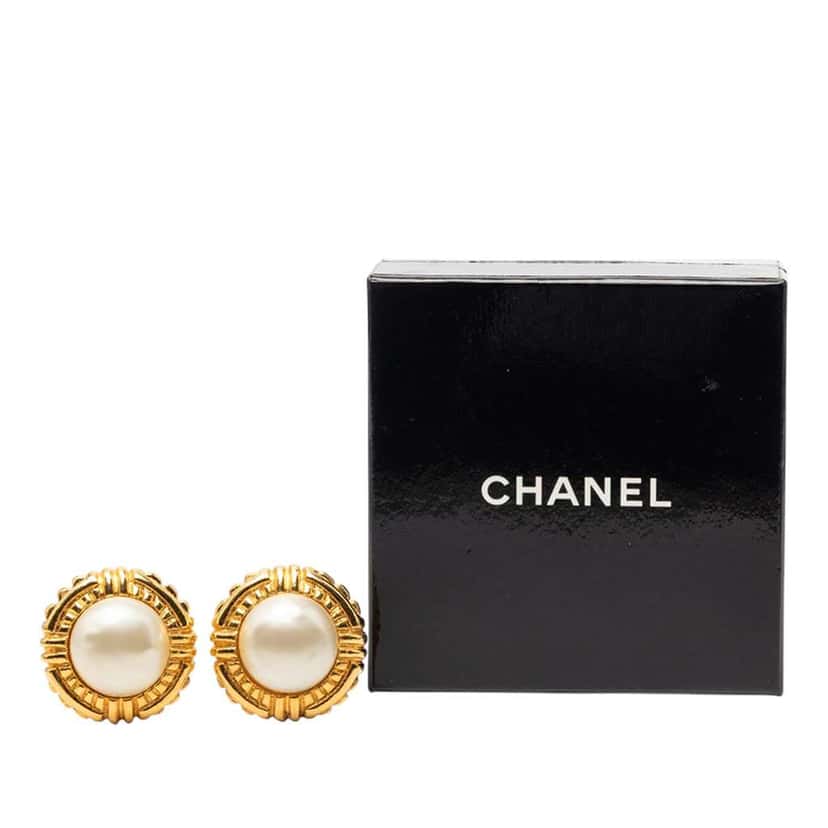 Chanel Gold Plated Faux Pearl Clip On Earrings Gold Metal Very good condition - Model View