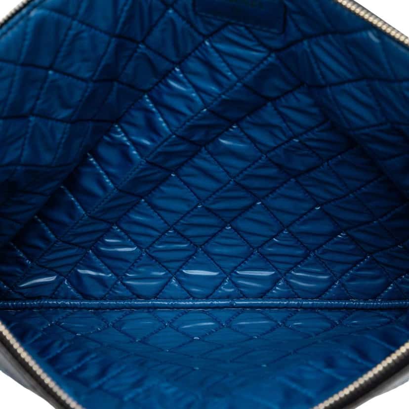 Chanel Large Bicolor Sheepskin Mademoiselle Zip Clutch Blue Leather Very good condition - Model View